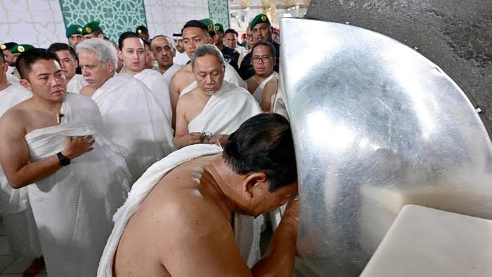 Presiden RI Prabowo Subianto Laksanakan Umrah dan Masuk ke Dalam Kabah