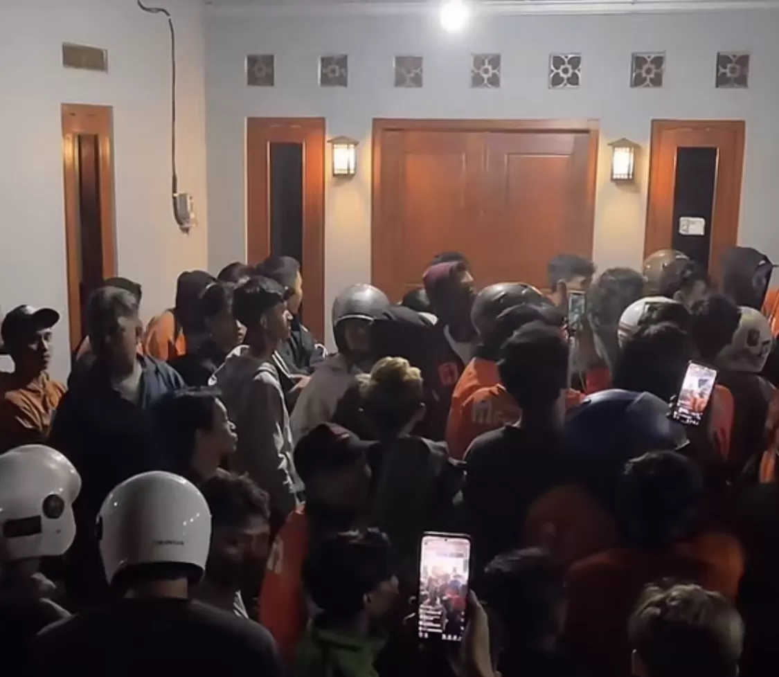 Driver ShopeeFood di Jogja Dipukul Pelanggan yang Ngaku “Orang Pelayaran”, Ratusan Ojol Geruduk Rumah Pelaku
