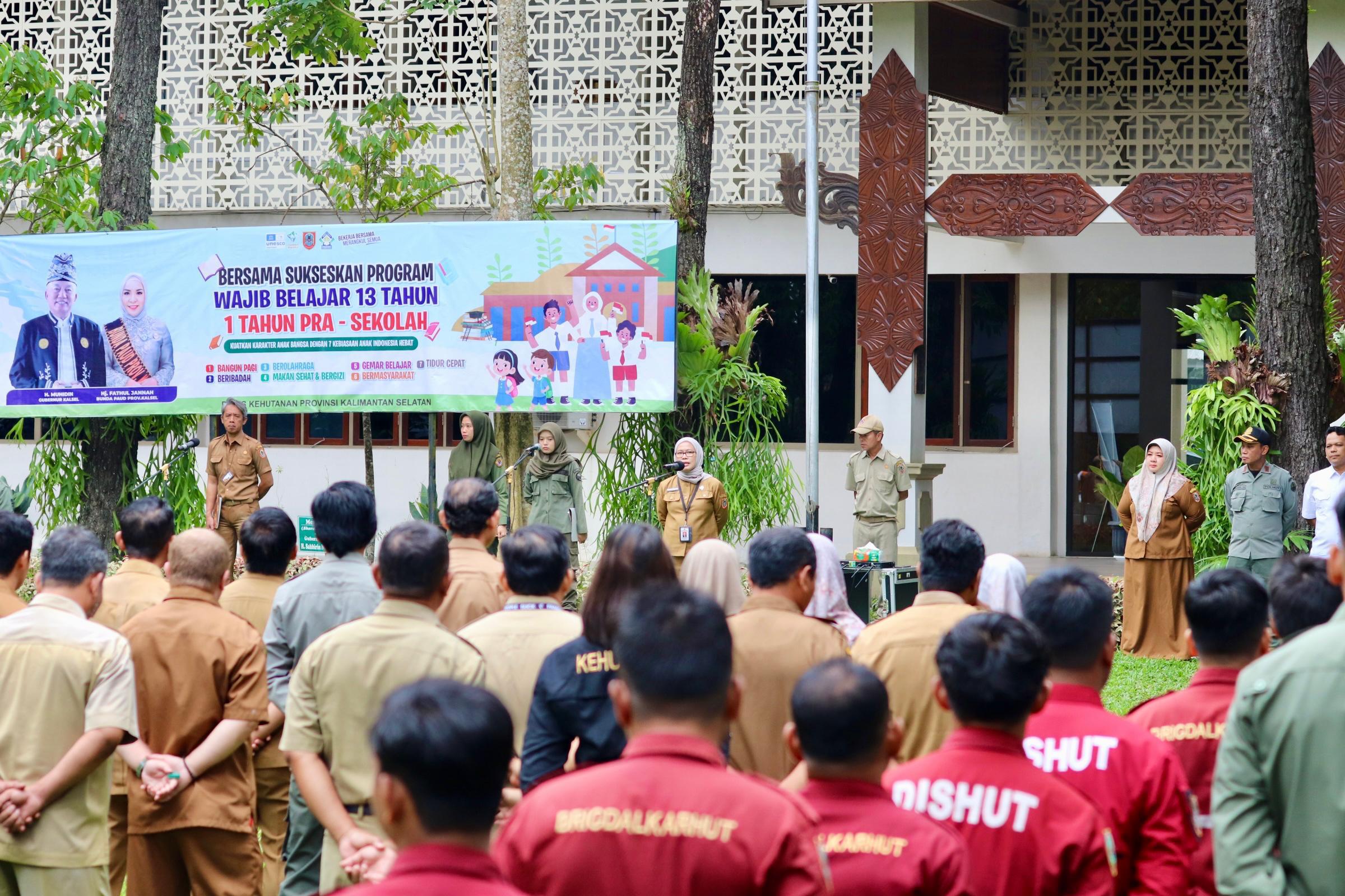 Kepala Dinas Kehutanan Kalsel Pimpin Apel Senin Pagi, Sampaikan Apresiasi dan Arahan