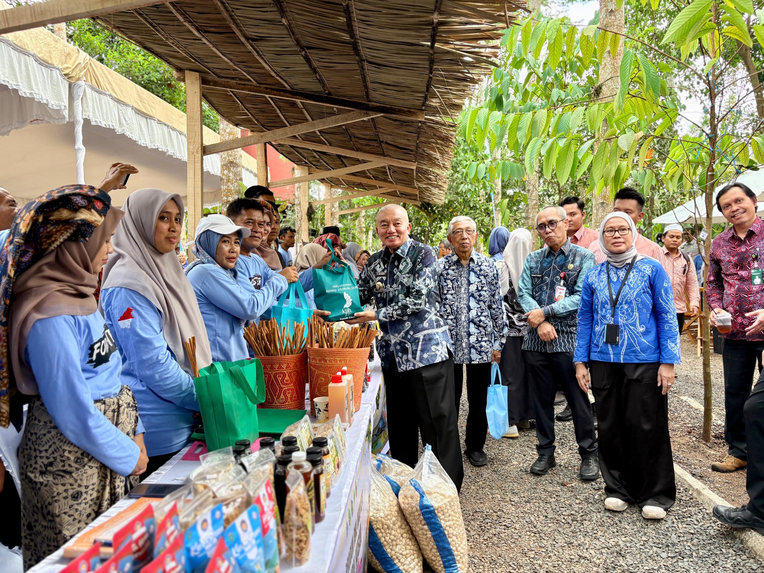 Gubernur Kalsel Resmikan Rimba Mart, Dorong Pengembangan HHBK dan Pemberdayaan Kelompok Tani Hutan