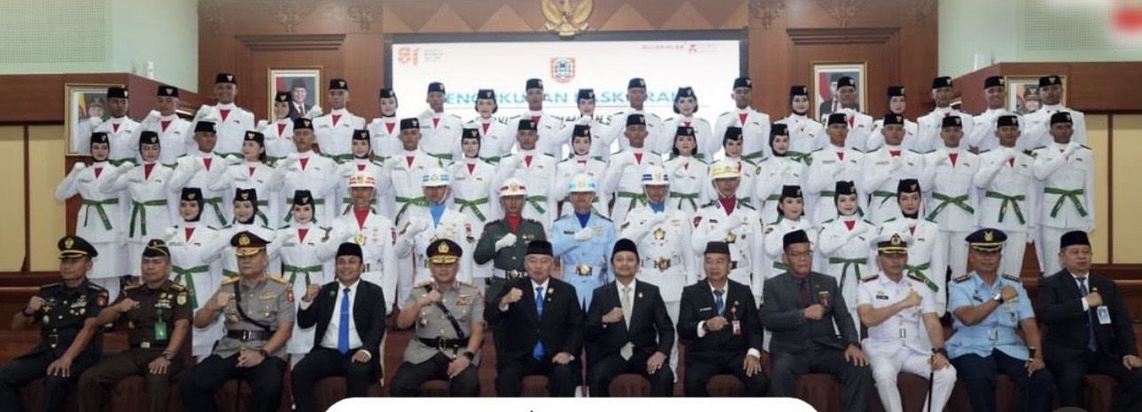 Gubernur H. Muhidin Kukuhkan 44 Paskibraka Kalsel, Tanamkan Nilai Kehormatan dan Cinta Tanah Air