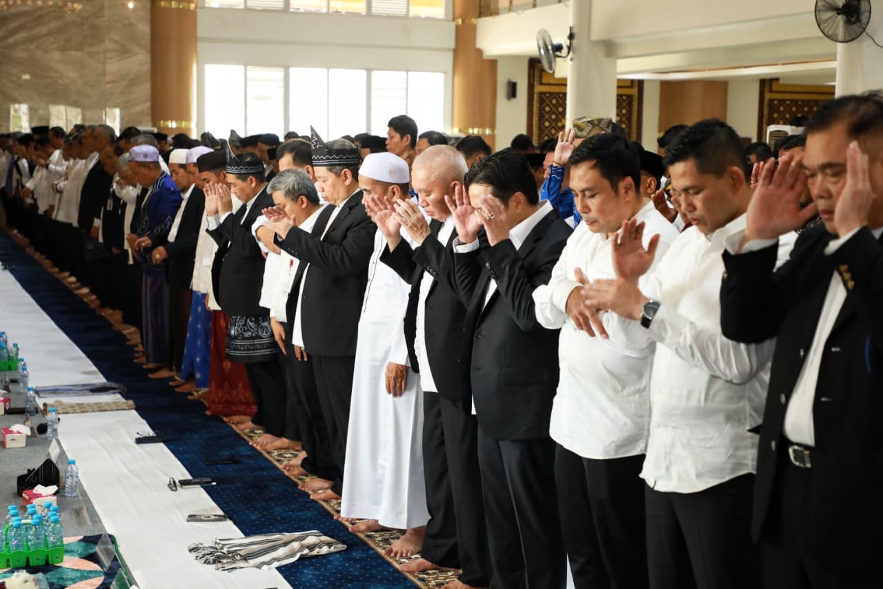 Agamis, Sederhana dan Khidmat Puncak Hari Jadi ke-76 Provinsi Kalimantan Selatan di Masjid Syekh Muhammad Arsyad Al- Banjari