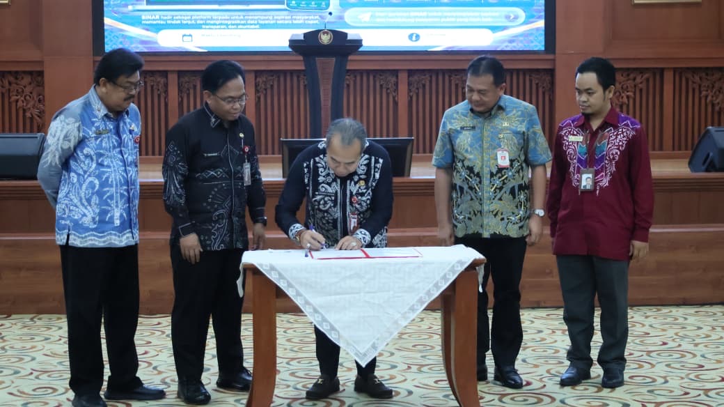 Rapat Koordinasi Pengelolaan Pengaduan SP4N-LAPOR! dan Peluncuran SINAR; Sekdaprov Tegaskan Komitmen Pemprov Kalsel Perkuat Pelayanan Pengaduan Masyarakat