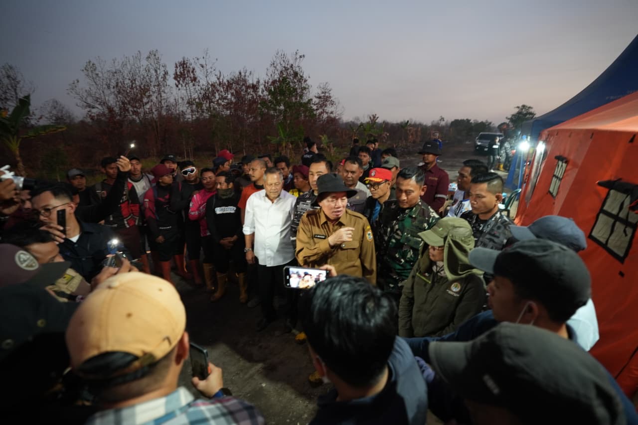 Gubernur H. Muhidin Cek Kawasan Hutan Lindung Liang Anggang, Temui Relawan dan Pastikan Pembasahan Lahan Cegah Karhutla
