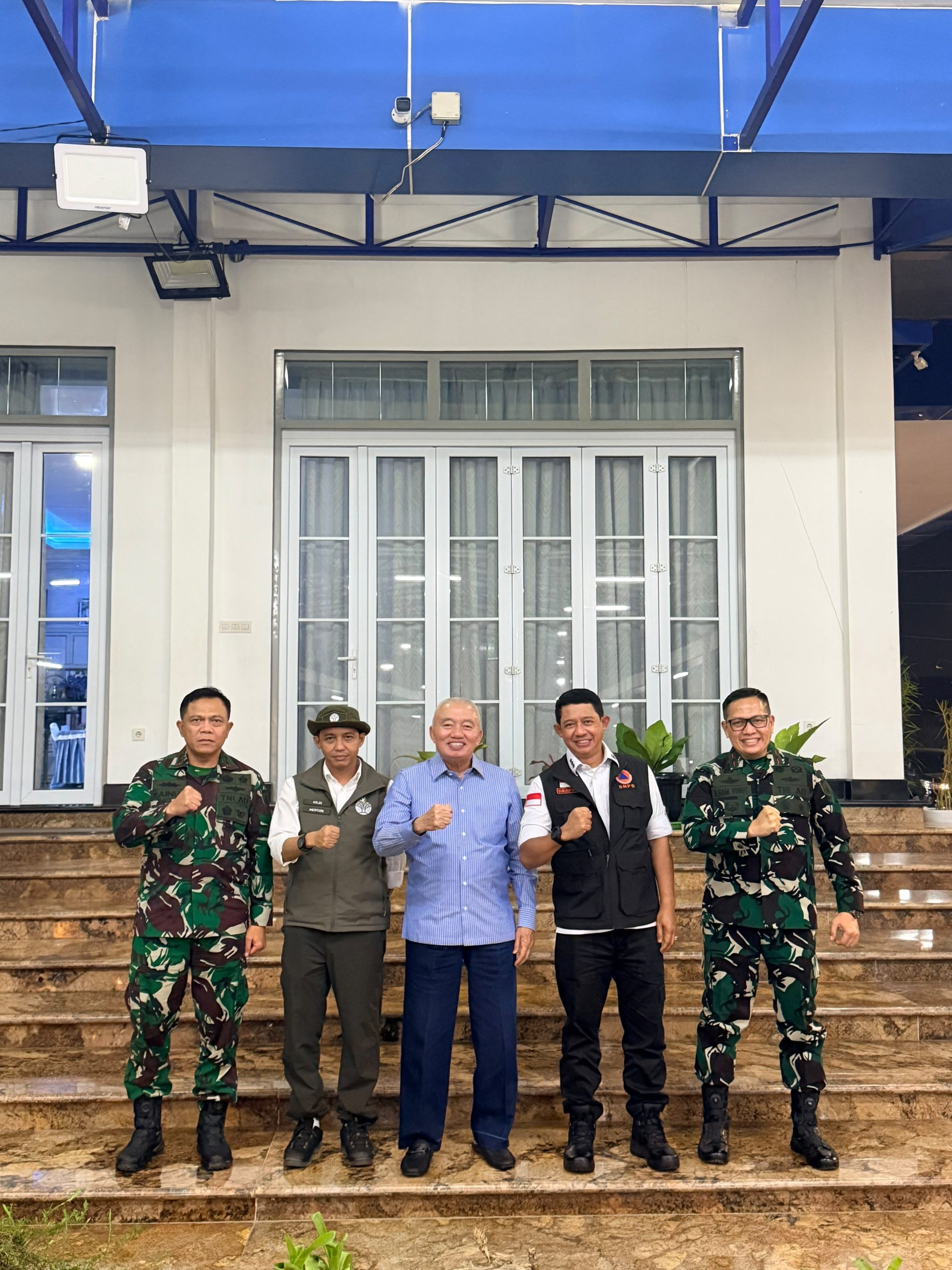 Gubernur H. Muhidin Sinergi Penguatan Penanganan Kahutla Bersama Menteri Kehutanan dan Kepala BNPB